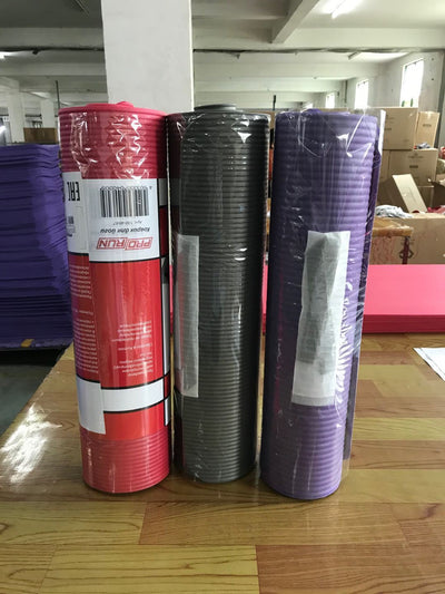 Lightweight striped yoga mat for indoor and outdoor use